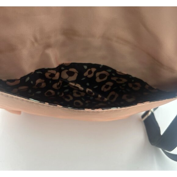 Hadaki Pockets X Body Geo Crossbody Bag New Without Tags Light Pink - Picture 3 of 4